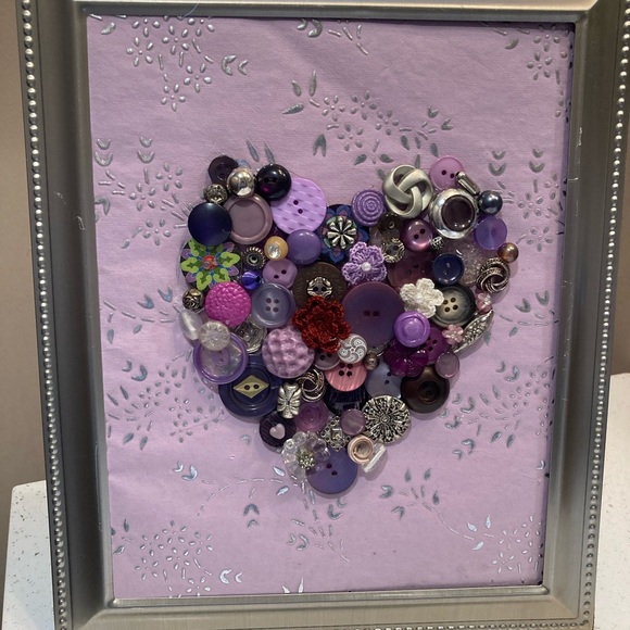 Framed Purple Button Heart - Picture 2 of 13